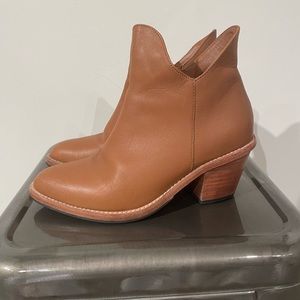 Poppy Barley Two Point Five Ankle Boot